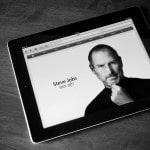 iPad med billede af Steve Jobs